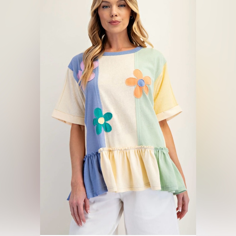 Easel Flower Patch Top 🌸Spring Sale- Final Days
